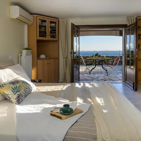 Vivian's Endless View Apartment *