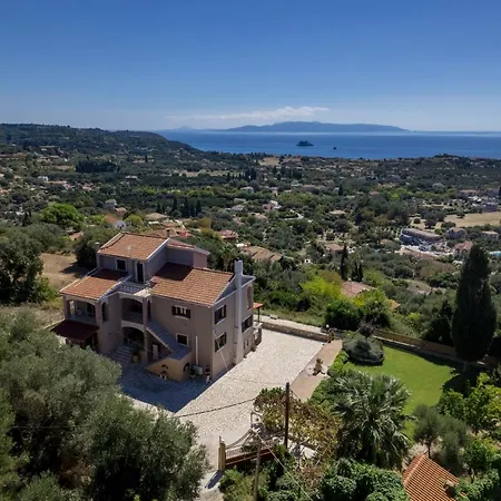 Vivian's Endless View Apartment *